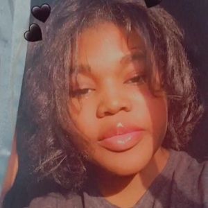 Meet your Posher, Aishastyvia